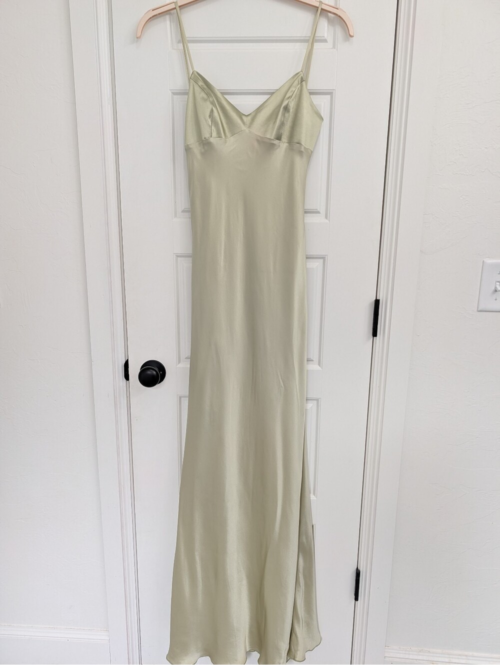 Stunning full length Maria Bianco Nero Gown